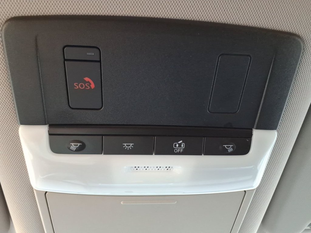 Used 2025 Nissan Rogue SV FWD image 31