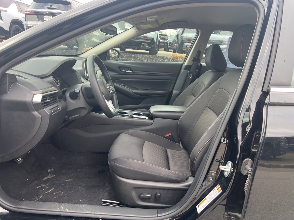 Used 2024 Nissan Altima 2.5 SV image 7