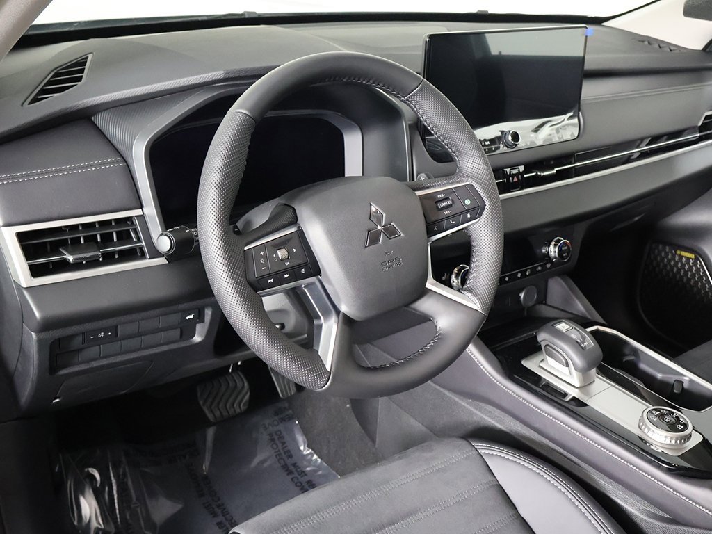 New 2025 Mitsubishi Outlander SE image 30