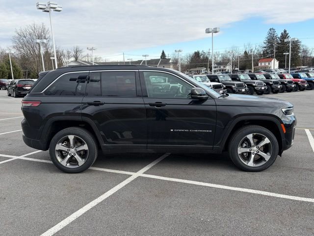 New 2026 Jeep Grand Cherokee Limited w/ Luxury Tech Group II image 9