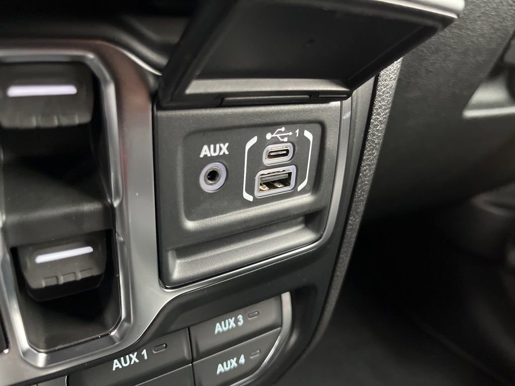New 2026 Jeep Wrangler Unlimited Rubicon AWD/4WD image 38