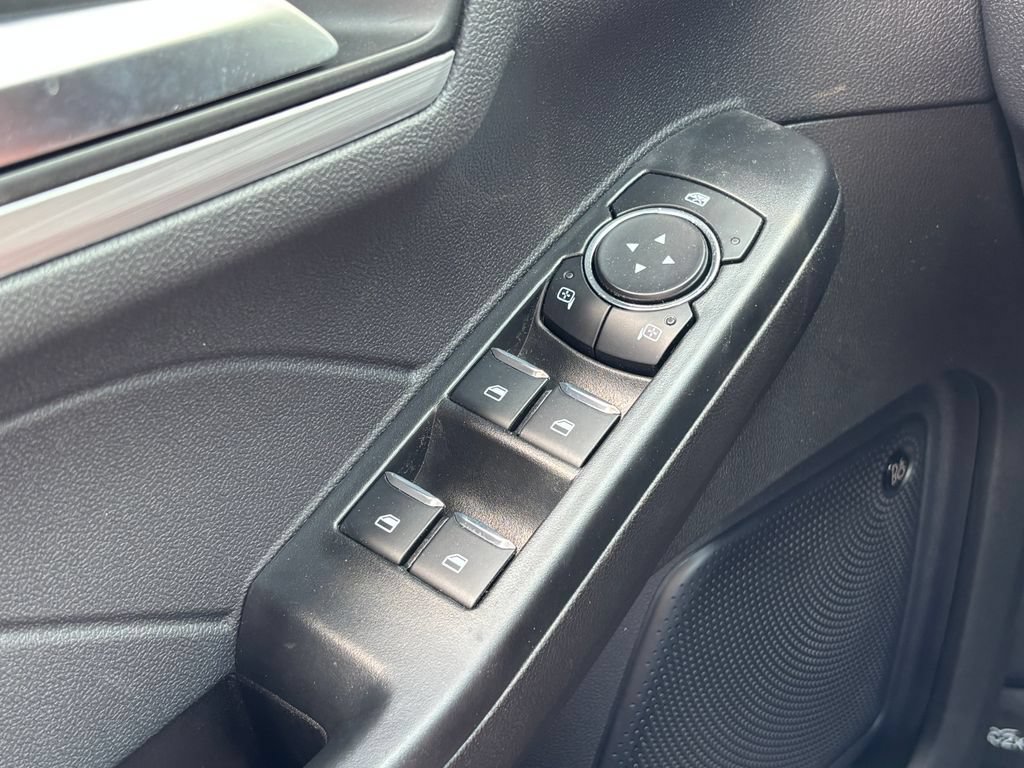 New 2024 Ford Escape SE w/ PHEV Premium Package FWD image 25