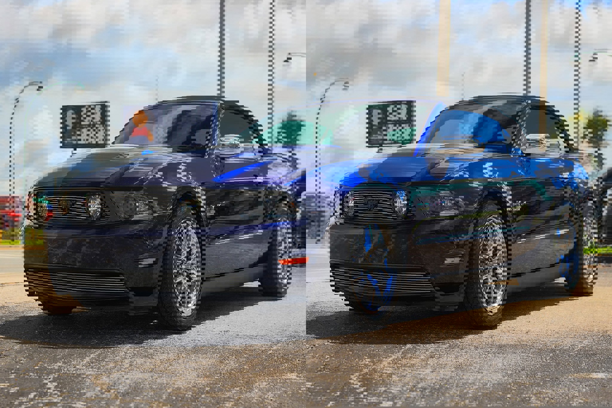 Used 2010 Ford Mustang GT image 4