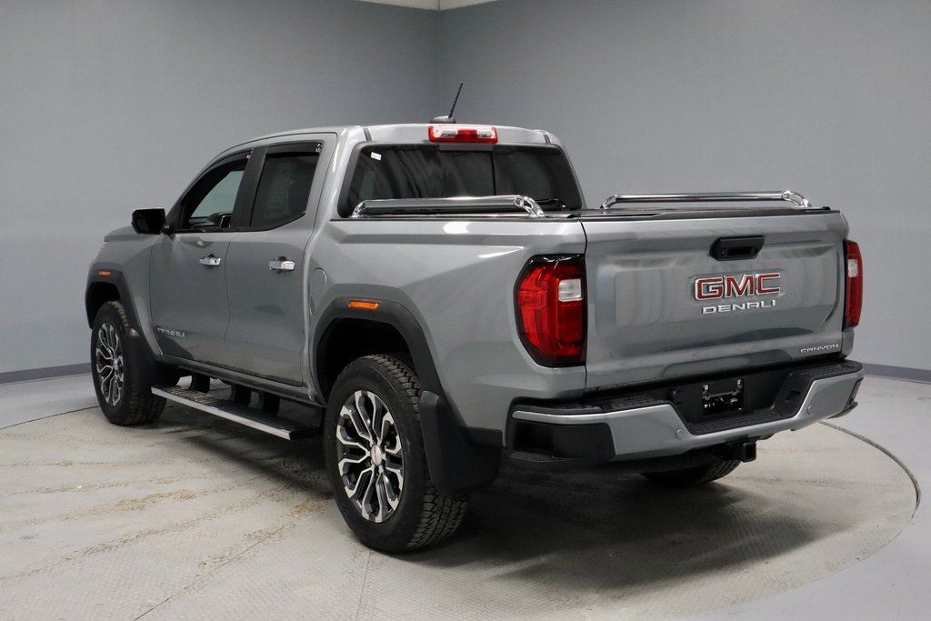 Used 2023 GMC Canyon Denali image 9