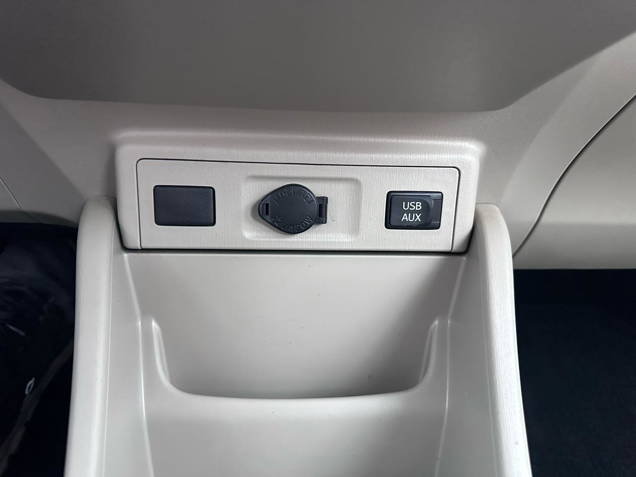 Used 2014 Toyota Prius V Two image 33