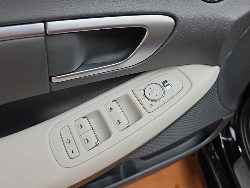 Certified 2024 Hyundai Sonata SEL w/ Convenience Package image 27