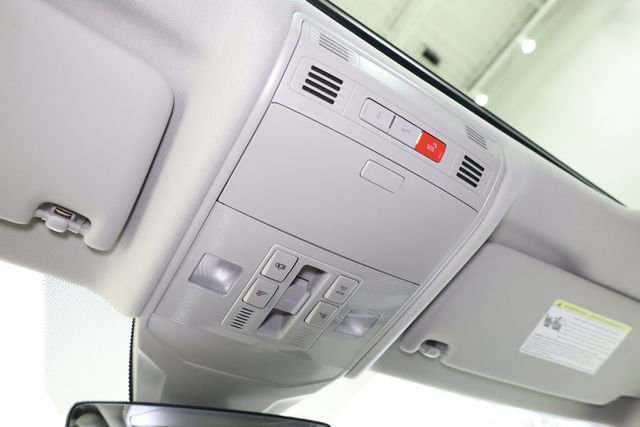 Used 2025 Volkswagen Jetta SE image 26