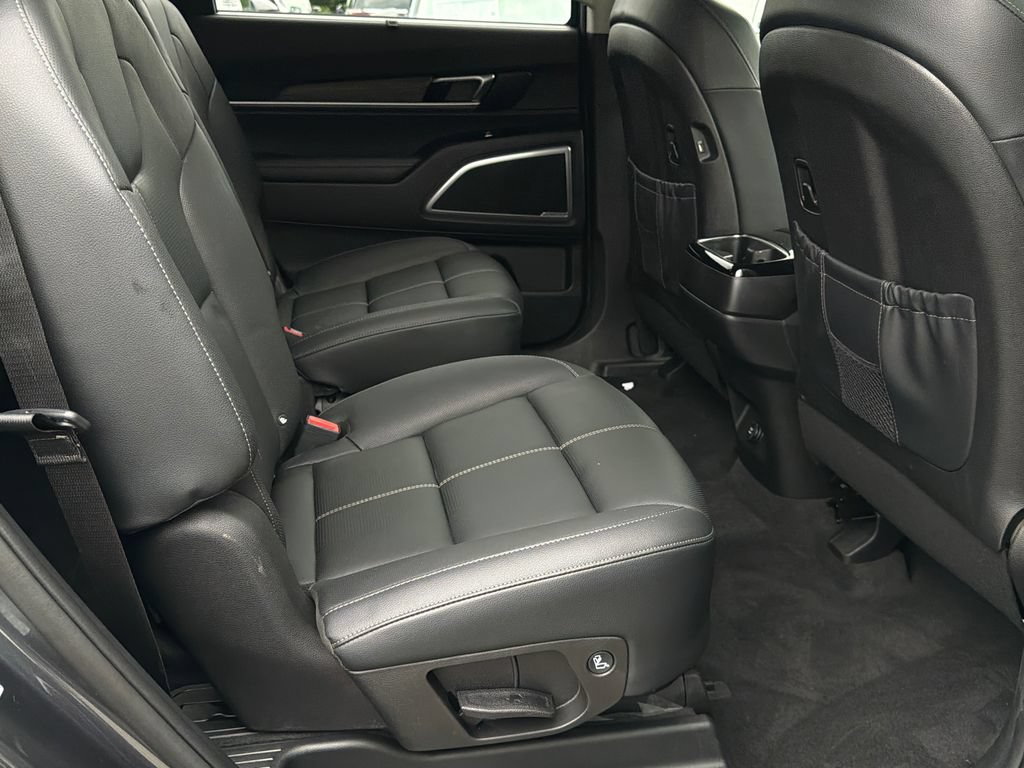 Certified 2022 Kia Telluride EX w/ EX Premium Package AWD/4WD image 17
