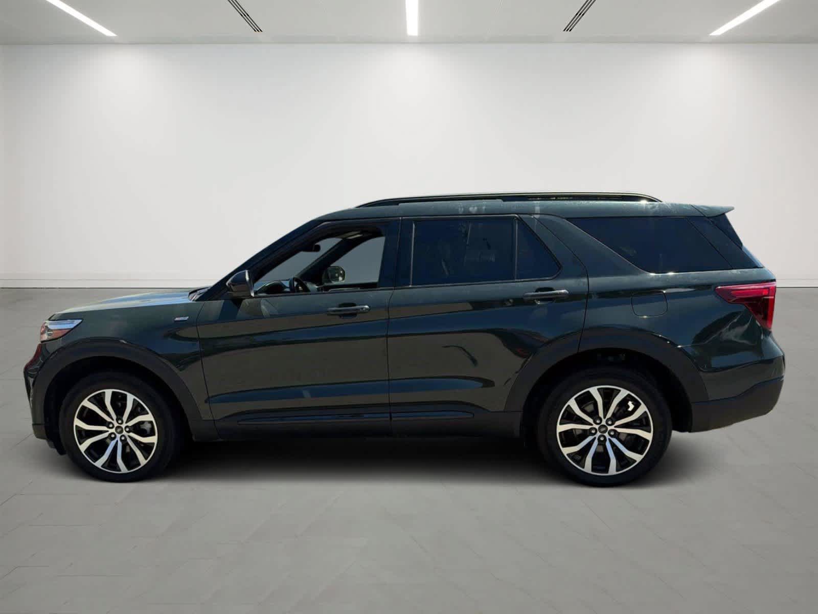 Used 2023 Ford Explorer ST-Line w/ Class IV Trailer Tow Package AWD/4WD image 2