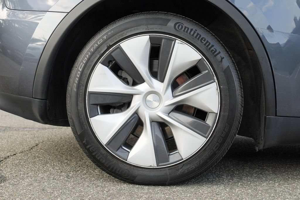 Used 2023 Tesla Model Y Long Range AWD/4WD image 13