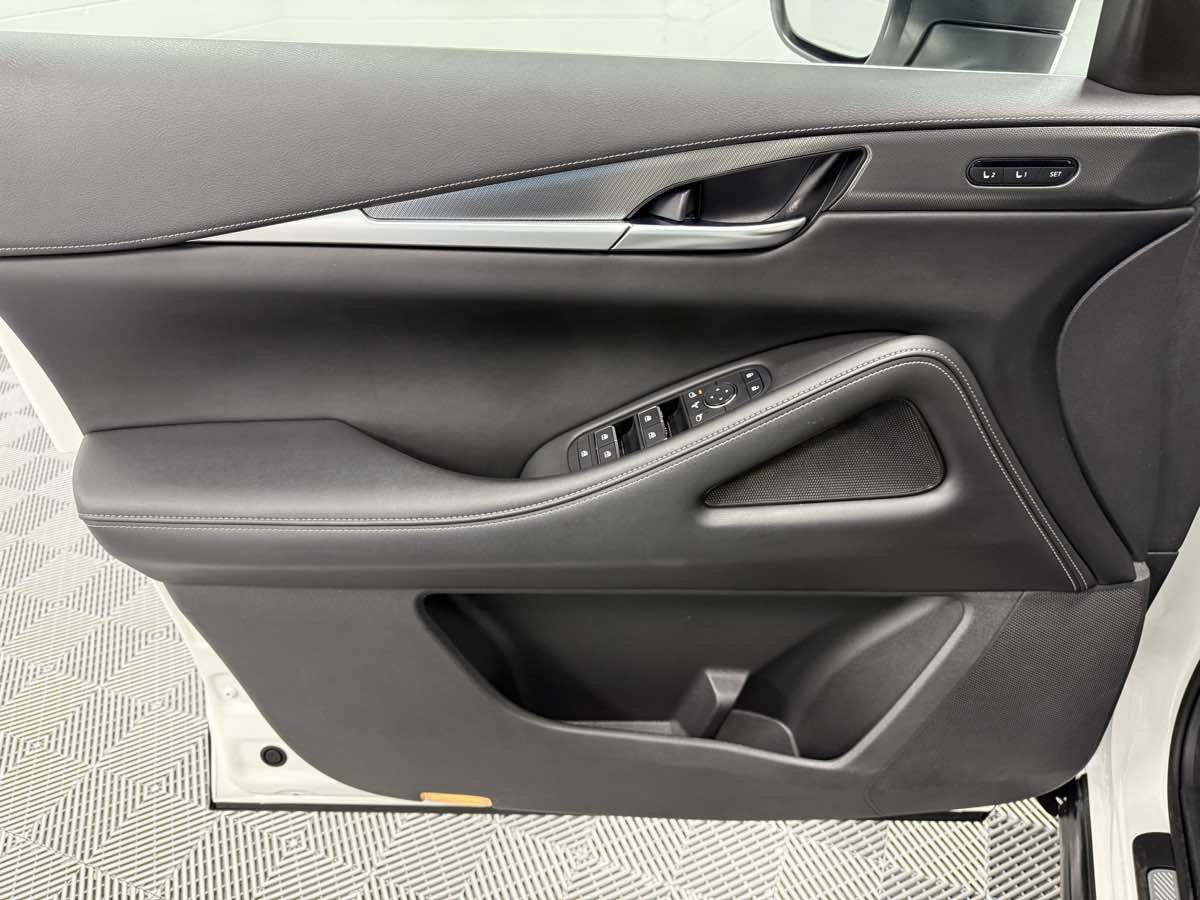 Used 2024 INFINITI QX60 Luxe image 10