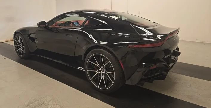 Used 2019 Aston Martin V8 Vantage Coupe RWD image 3