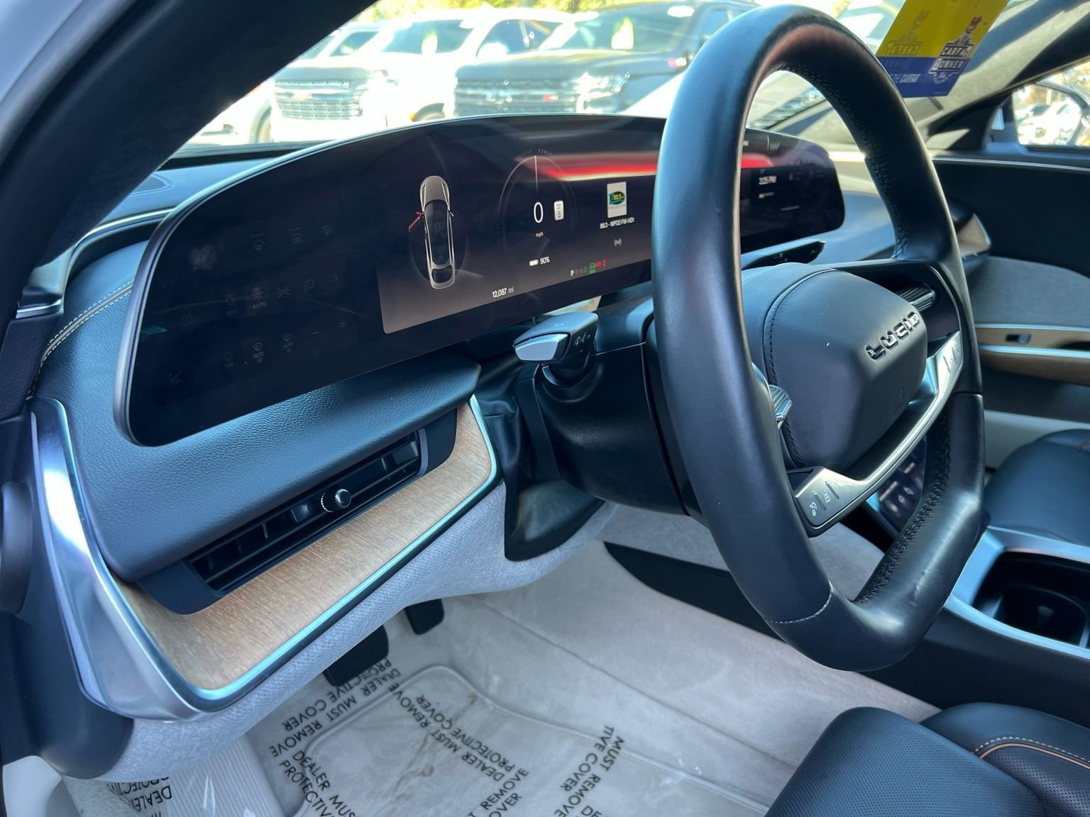 Used 2024 Lucid Air Touring image 28