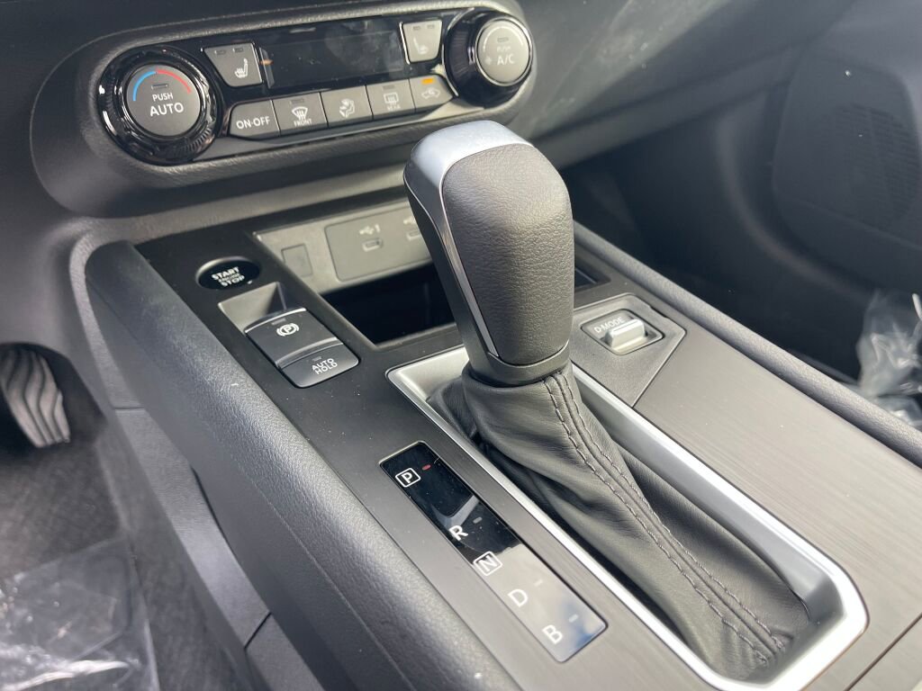 Used 2026 Nissan Kicks SV w/ SV Premium Package image 10