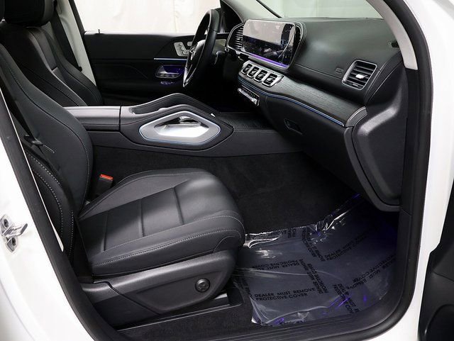 Certified 2026 Mercedes-Benz GLS 450 4MATIC image 40