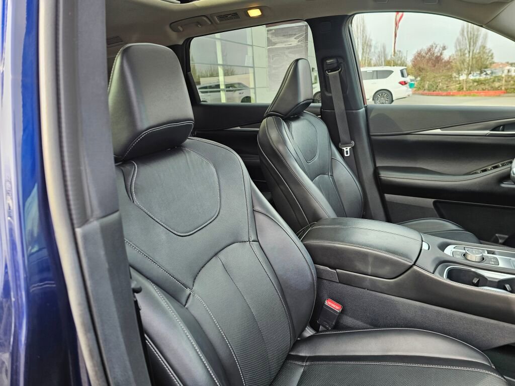 Used 2025 INFINITI QX60 Luxe AWD/4WD image 12