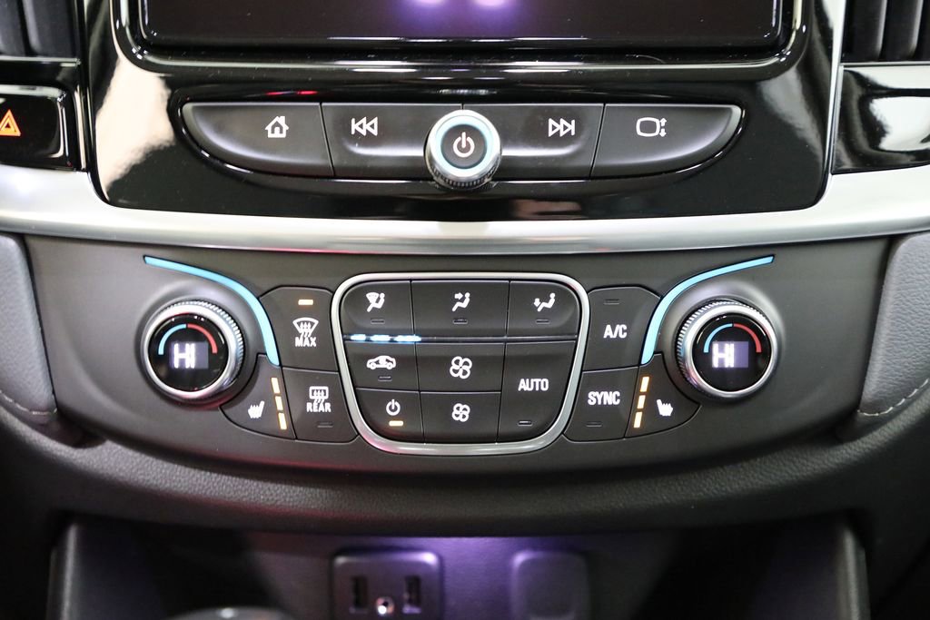 Used 2019 Chevrolet Traverse LT w/ LT Premium Package image 7