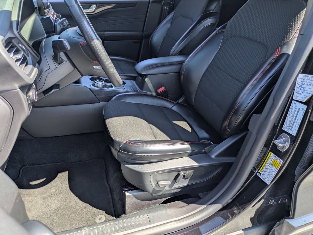 Used 2024 Ford Escape ST-Line image 14