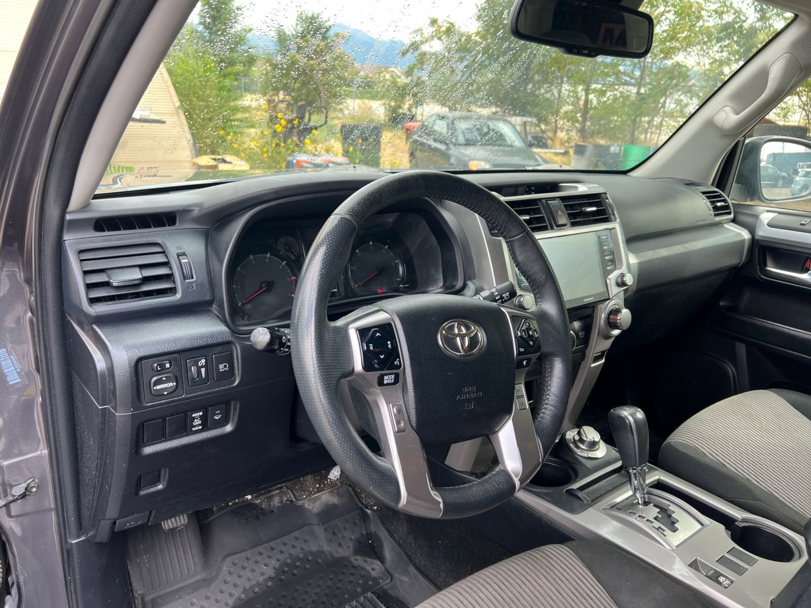 Used 2022 Toyota 4Runner SR5 AWD/4WD image 18