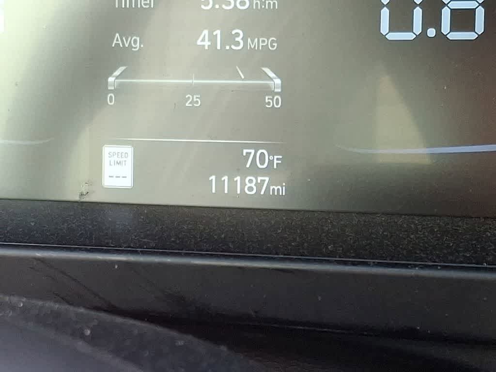 Used 2025 Hyundai Elantra Sport FWD image 19