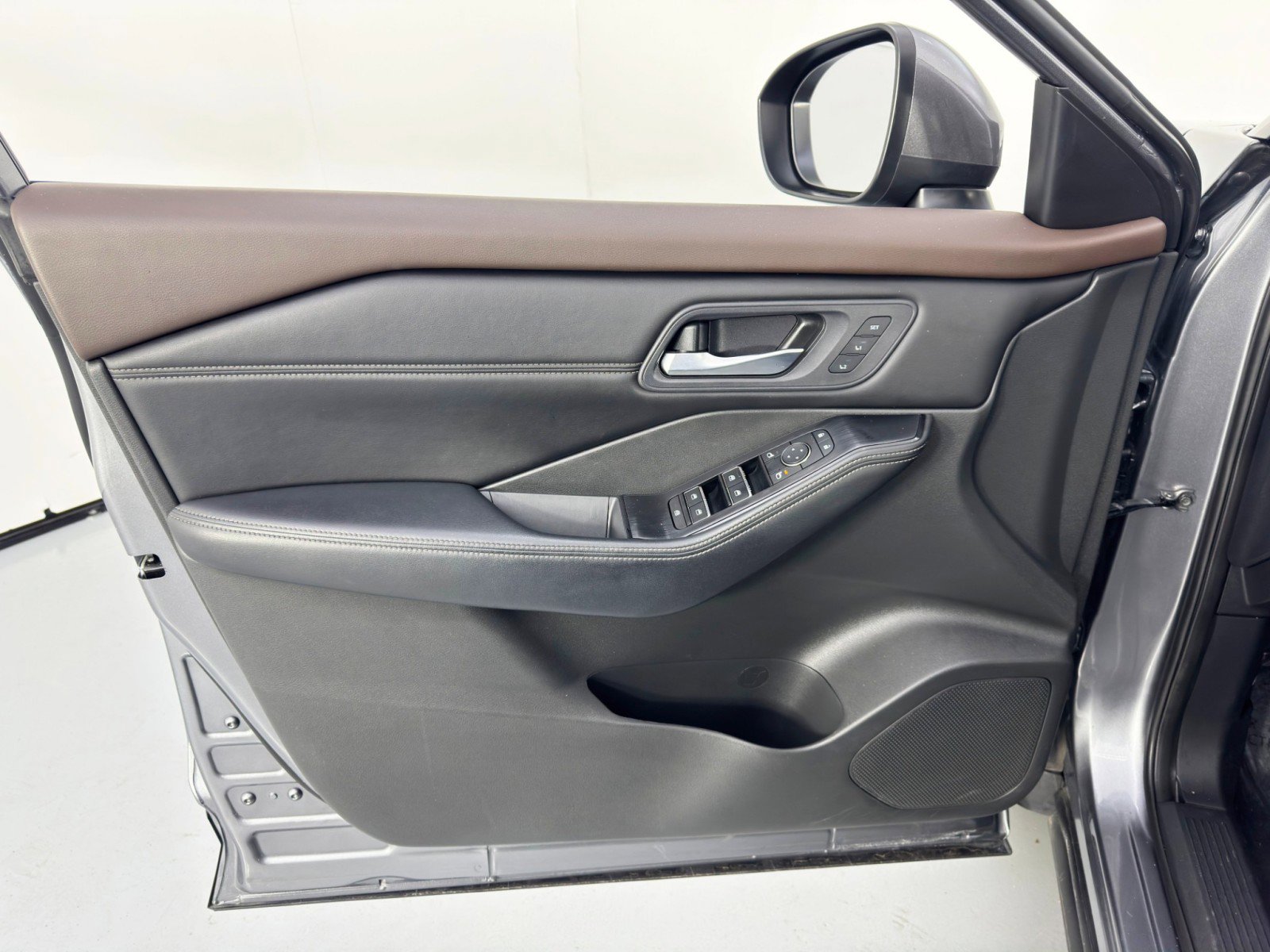 Used 2023 Nissan Rogue SL w/ SL Premium Package FWD image 39