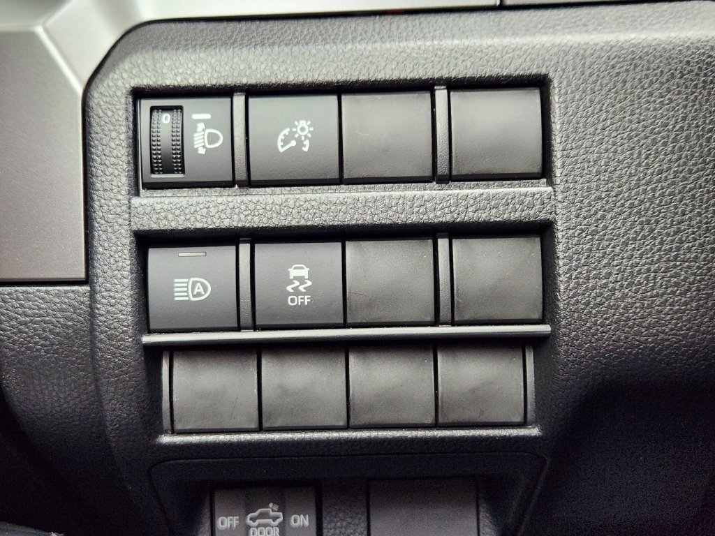 Used 2025 Toyota Tacoma SR5 AWD/4WD image 13