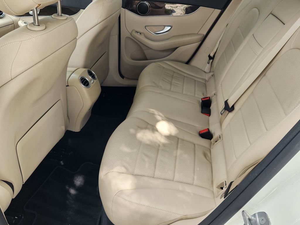 Used 2020 Mercedes-Benz GLC 300 4MATIC image 31