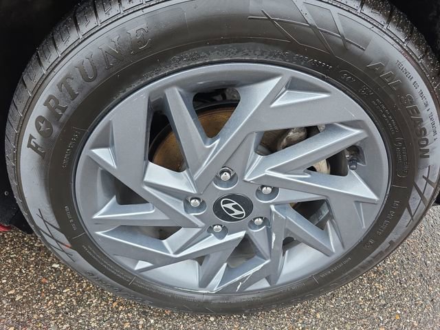 Used 2024 Hyundai Elantra SEL image 10