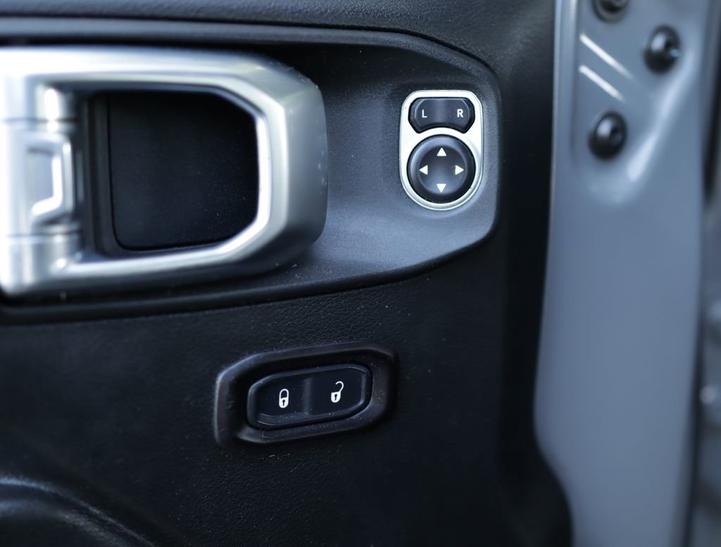 Used 2019 Jeep Wrangler Sport AWD/4WD image 24