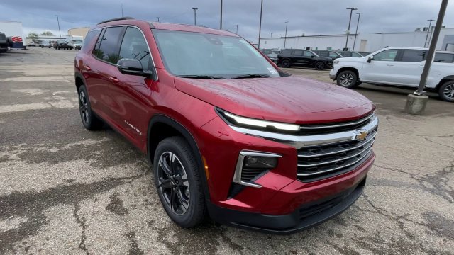 New 2027 Chevrolet Traverse LT w/ Sun and Wheel Package AWD/4WD image 4