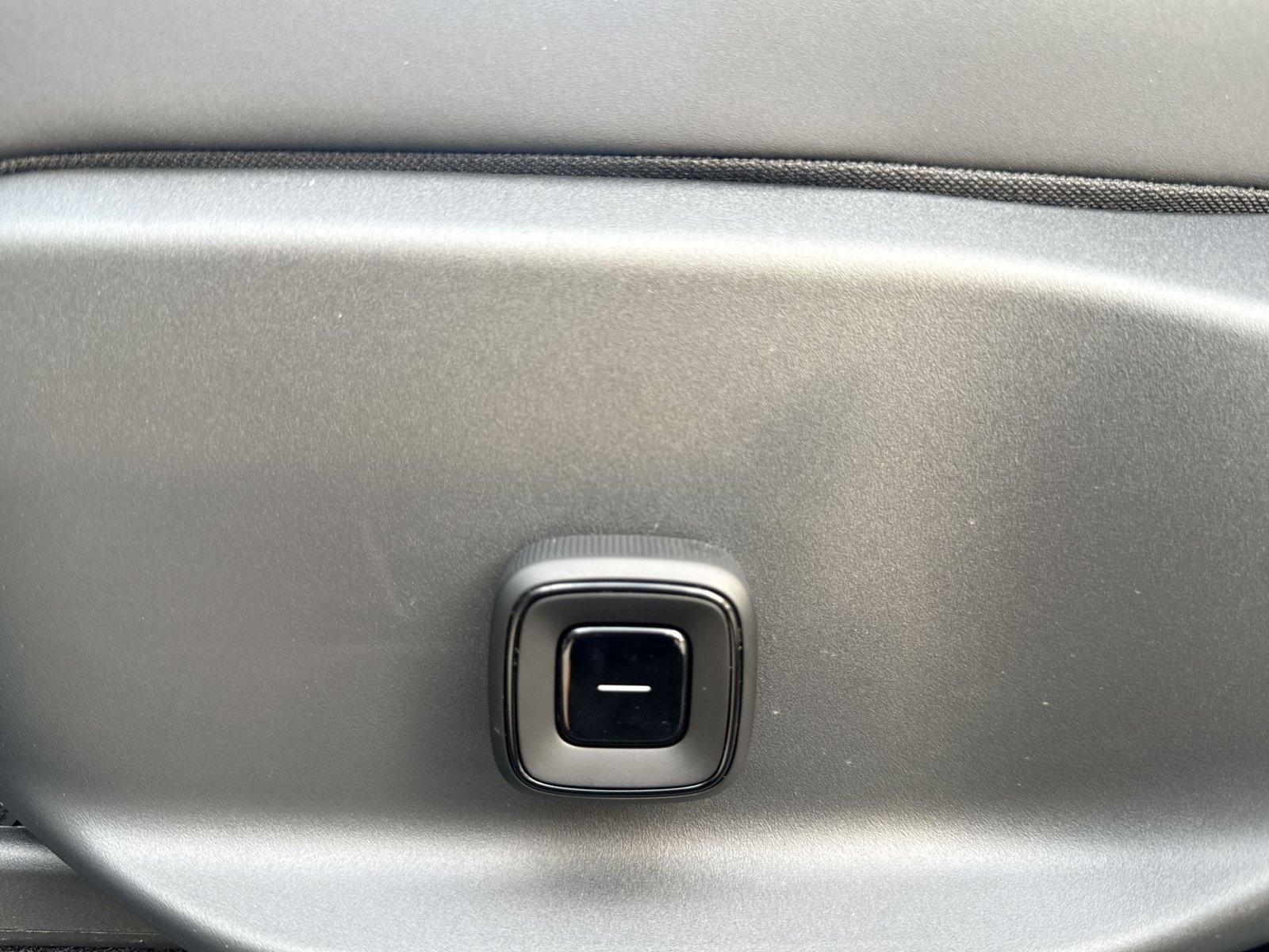 New 2026 Volvo EX30 Plus w/ Protection Package Premier RWD image 14