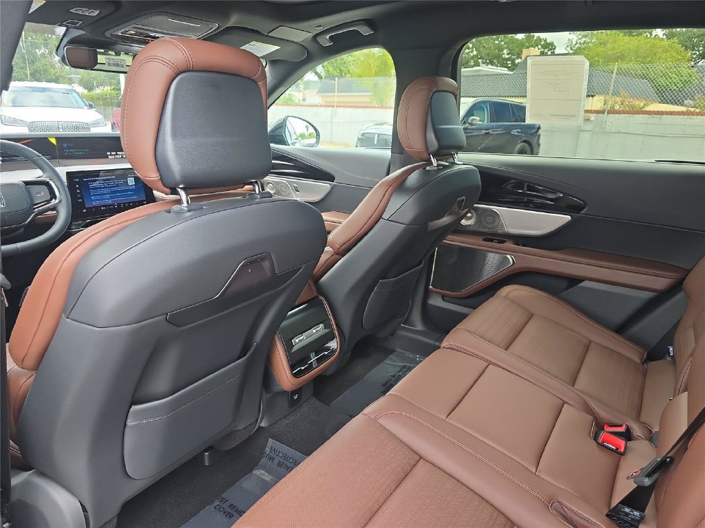 New 2026 Lincoln Nautilus Reserve AWD/4WD image 10