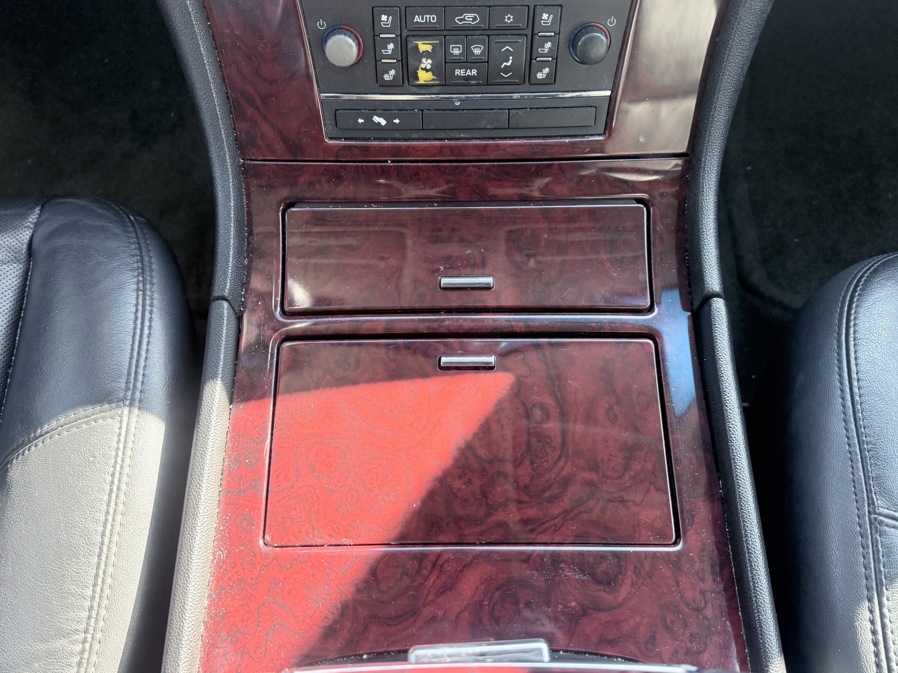 Used 2012 Cadillac Escalade Luxury RWD image 56