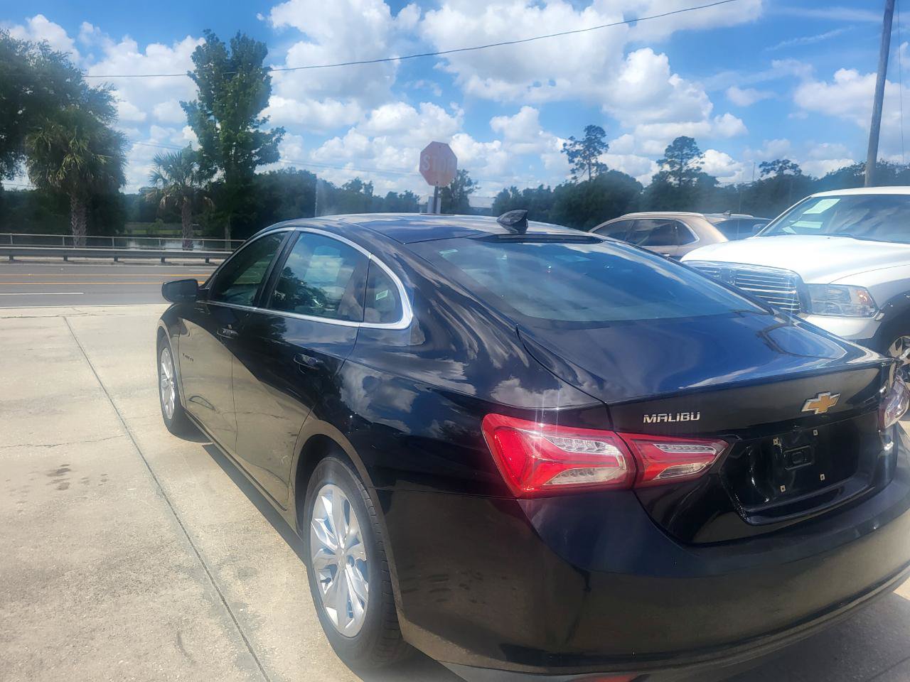 Used 2020 Chevrolet Malibu LT FWD image 25