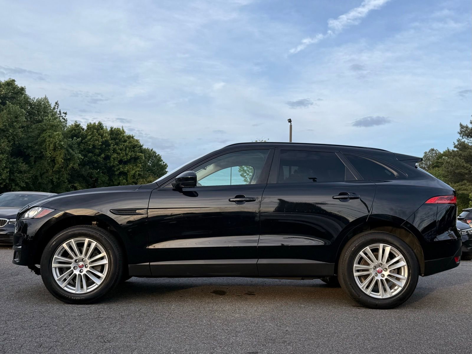 Used 2018 Jaguar F-PACE Prestige AWD/4WD image 2