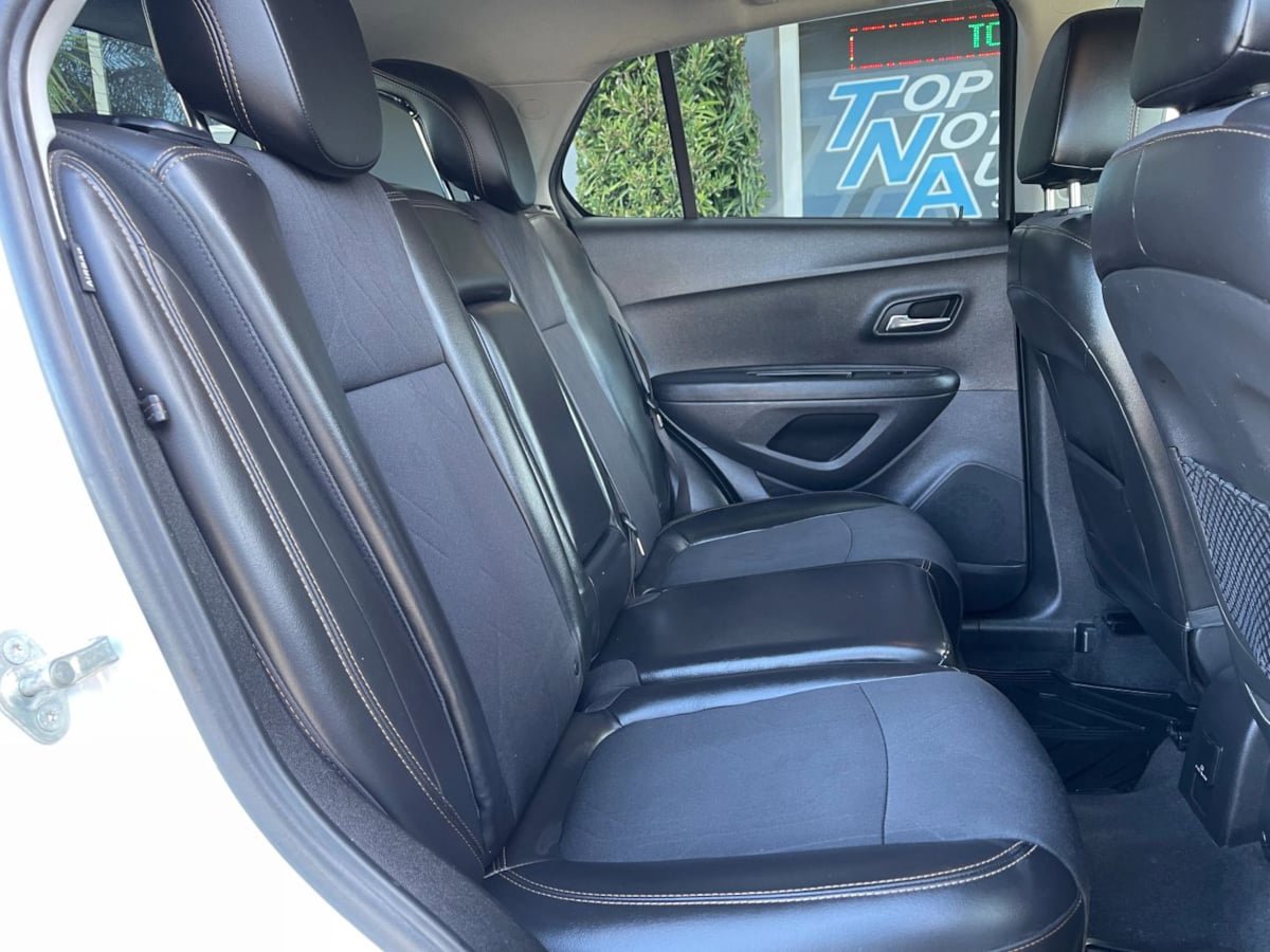 Used 2020 Chevrolet Trax LT w/ Sun & Sound Package image 25