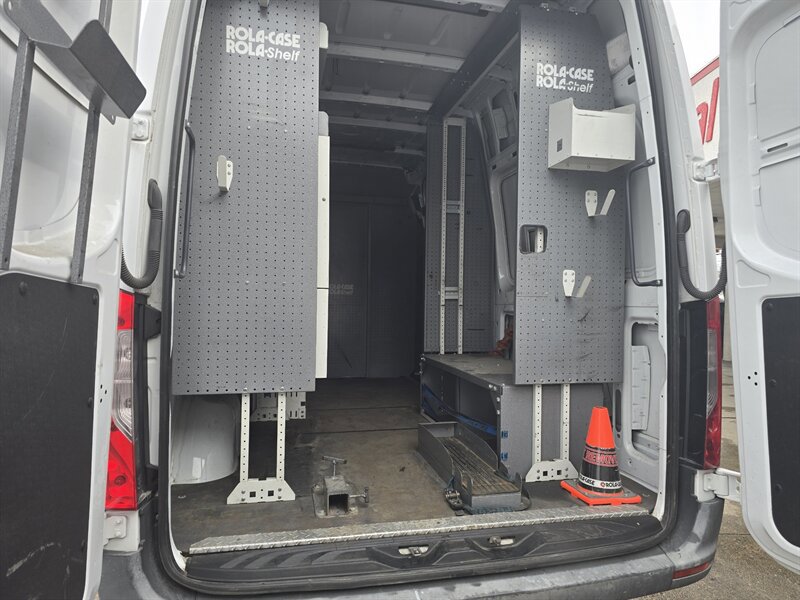 Used 2021 Freightliner Sprinter 2500 image 16
