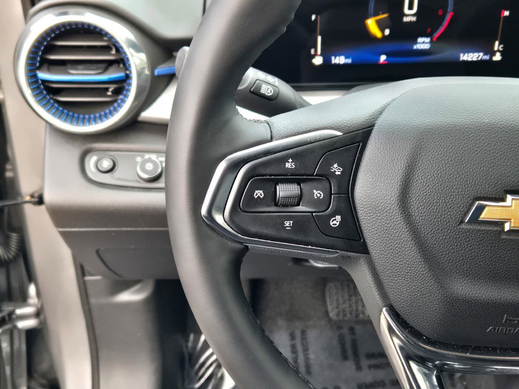 Certified 2025 Chevrolet Trax LT w/ LT Convenience Package image 28