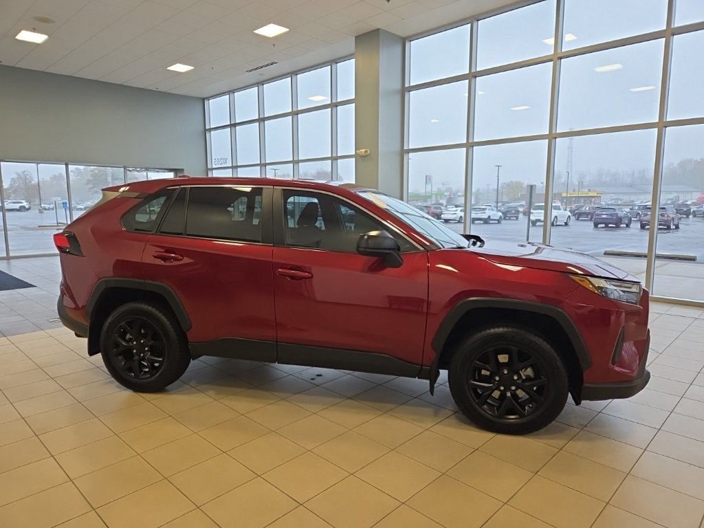 Used 2024 Toyota RAV4 LE image 5
