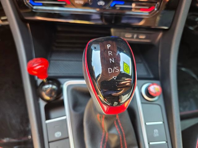 Used 2025 Volkswagen Jetta GLI Autobahn image 27