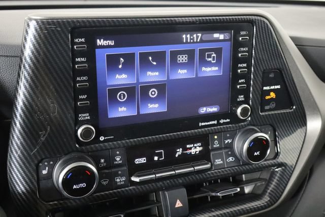 Used 2022 Toyota Highlander XLE FWD image 34