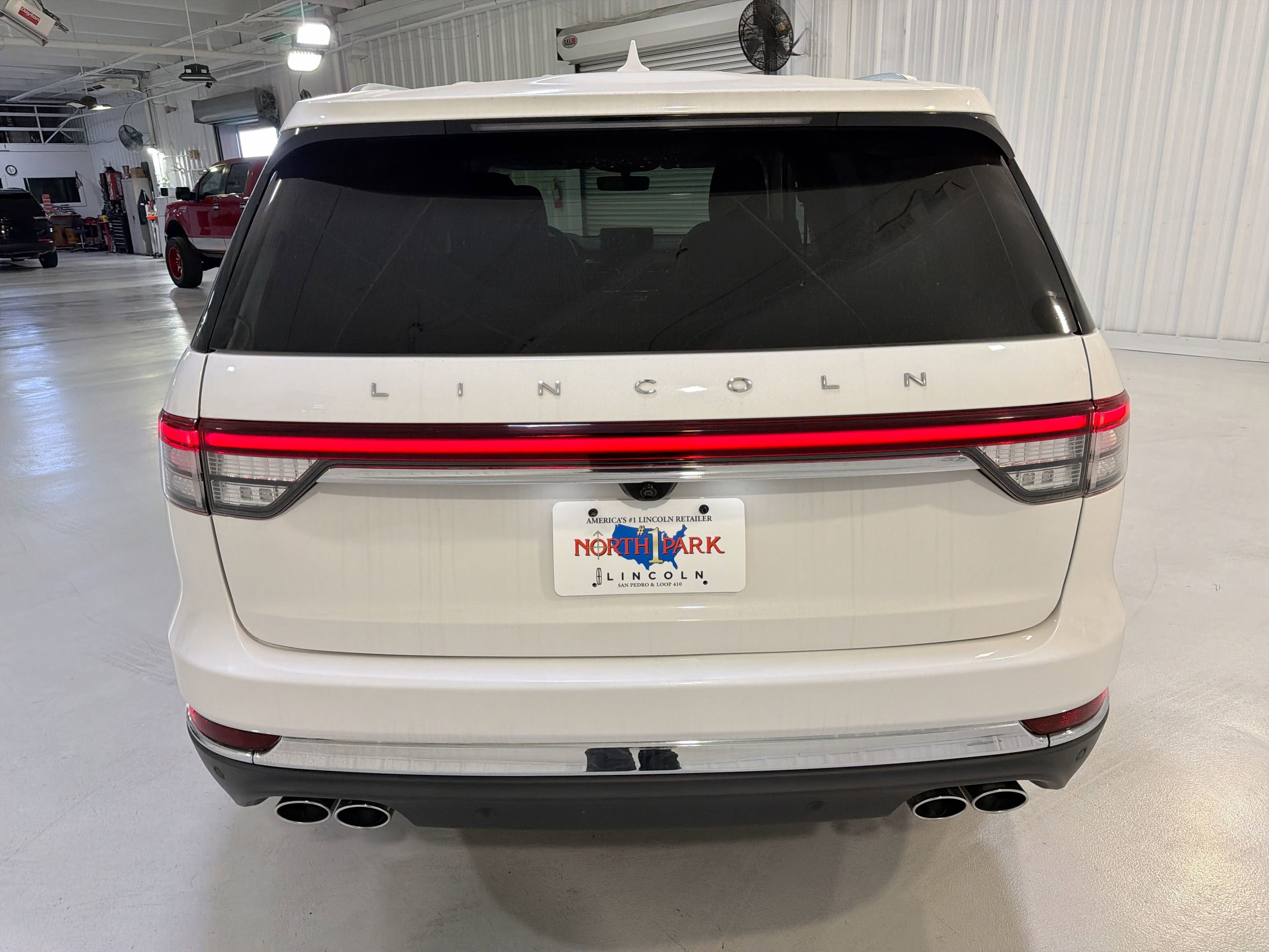 Used 2022 Lincoln Aviator AWD w/ Premium Package image 28