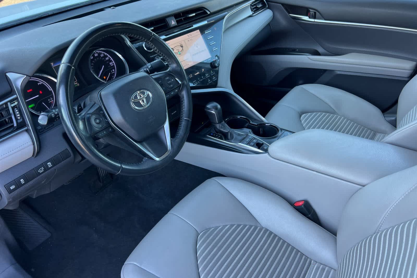Used 2019 Toyota Camry SE w/ Audio Package FWD image 9
