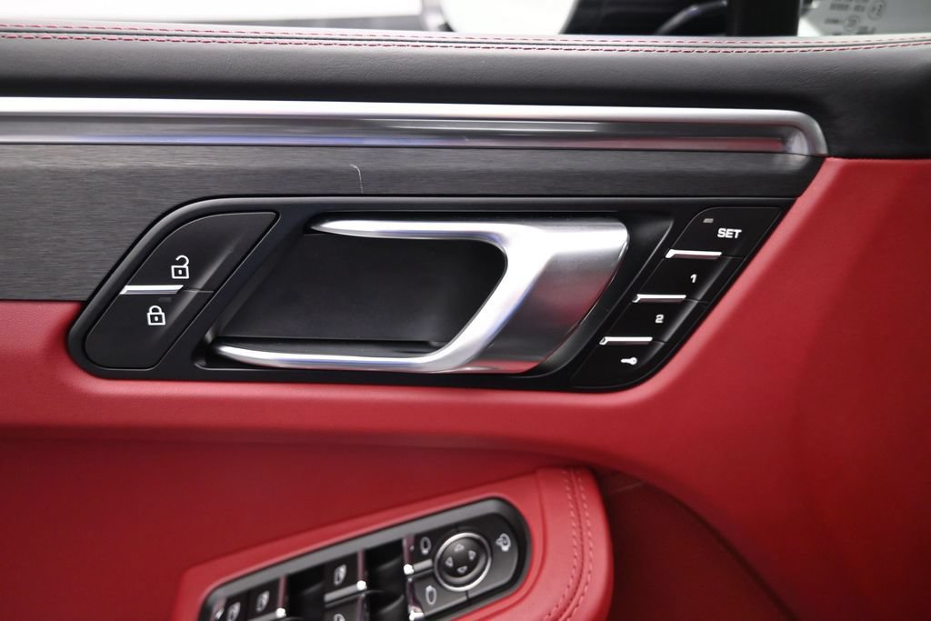 Certified 2024 Porsche Macan GTS AWD/4WD image 11