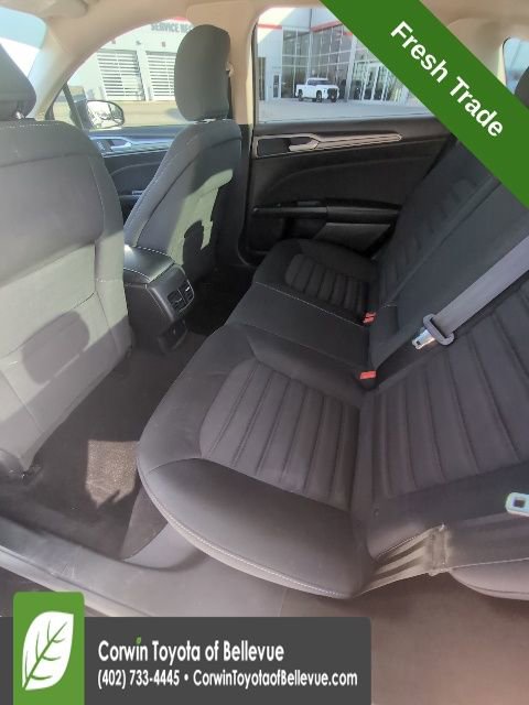 Used 2019 Ford Fusion SE image 16