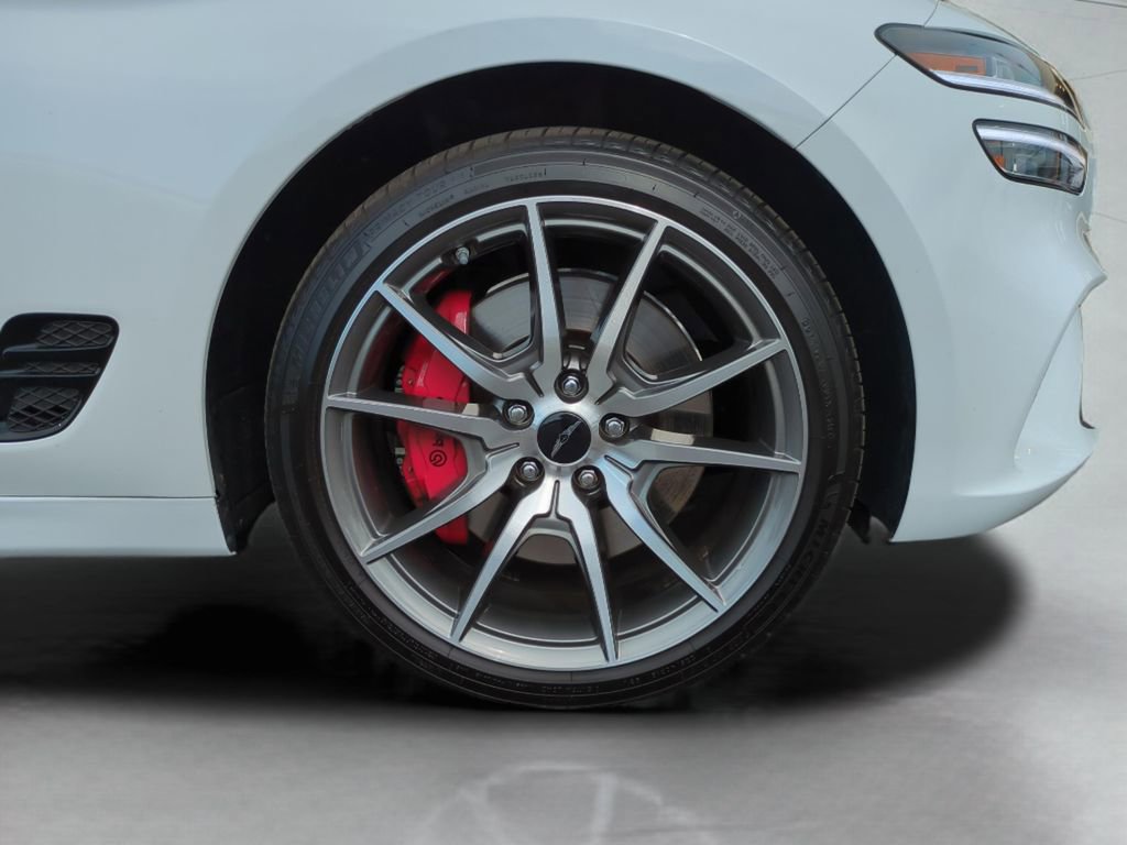 Used 2025 Genesis G70 2.5T image 10