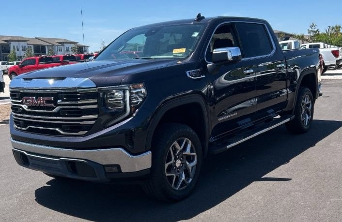 Used 2023 GMC Sierra 1500 SLT w/ SLT Premium Package image 1