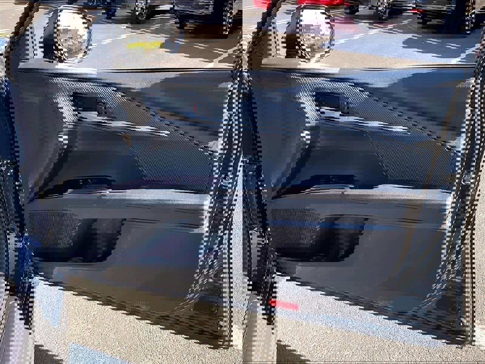 Used 2025 Toyota Camry SE image 27