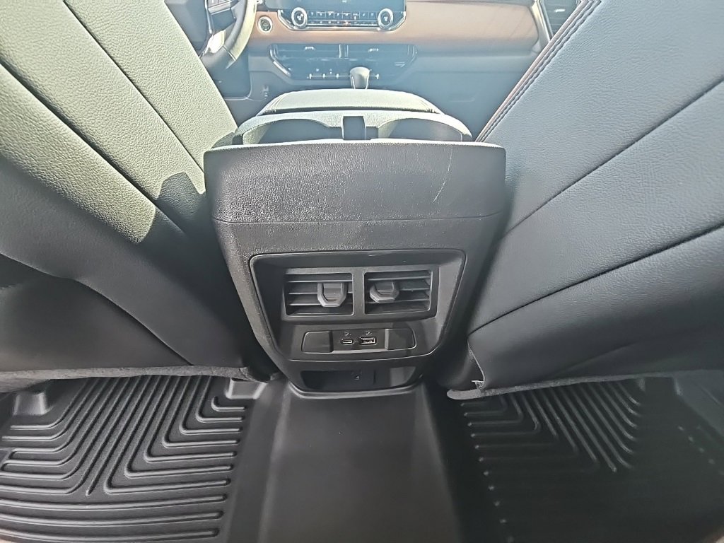 Used 2026 GMC Canyon AT4 w/ Technology Plus Package image 17