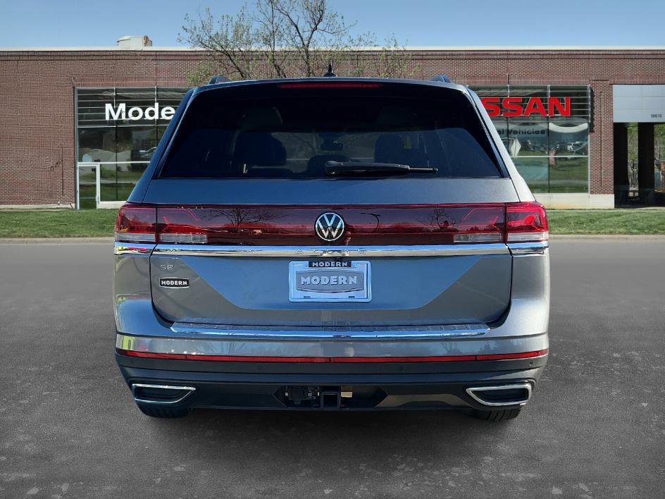 Used 2024 Volkswagen Atlas SE image 3